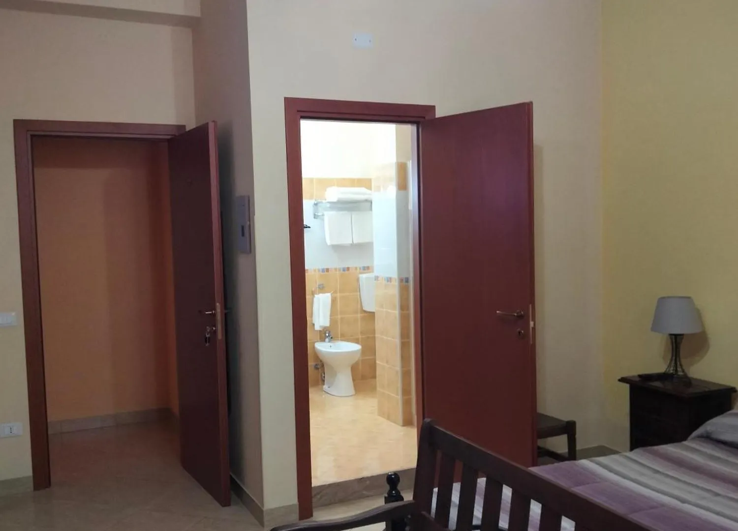 The Best Rooms & Apartments - Parcheggia Gratis Sotto Casa Ed Entra - Mazara del Vallo Guest house